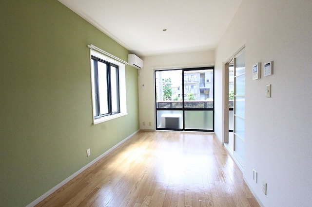 グランパルクDの居間・リビング