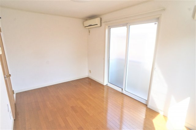 ピア リナーシェの寝室|物の配置がしやすい洋室！