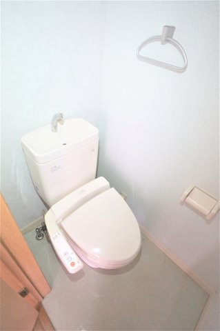 ピア リナーシェのトイレ|ウオッシュエット機能つきです