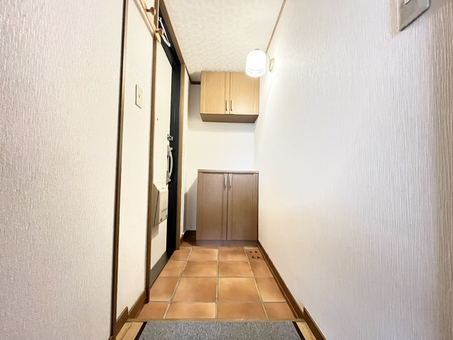 泉ヶ丘コーポラスＢ棟の玄関