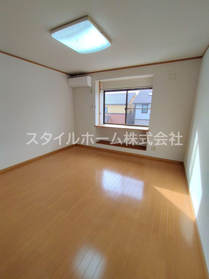 【居間・リビング】 | ミューズイン花中A | 別部屋写真です。