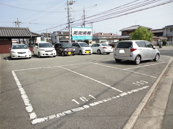 カームMの駐車場
