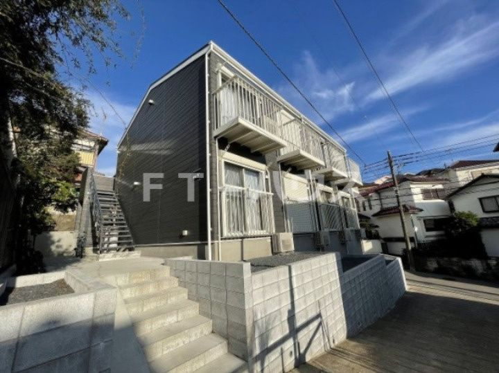 船橋市三山９丁目のアパートの外観