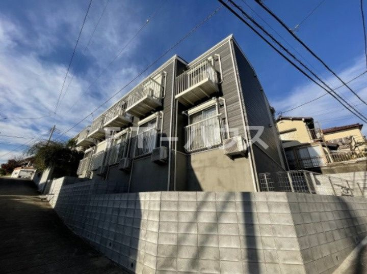 船橋市三山９丁目のアパートの外観