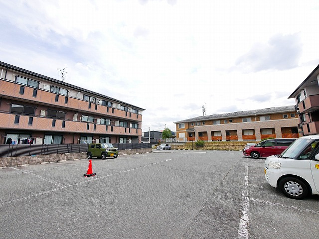 リビングタウン木津南　Ｂ棟の駐車場