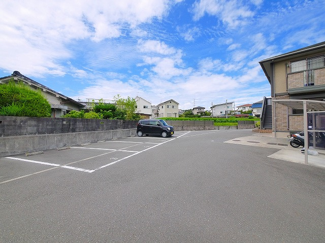 エスポワール俵口B棟の駐車場|カースペースがあります