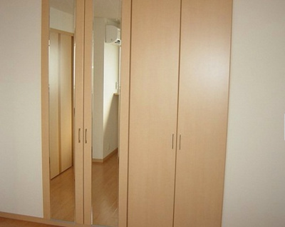 【設備】 | アーバニー | 鏡付大型クローゼット♪