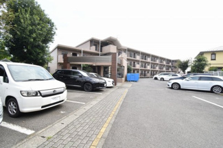 【駐車場】 | 平置き駐車場です。
