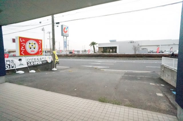 レジリエンス松ケ丘1階の駐車場