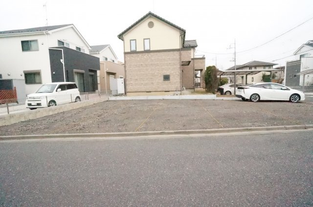 レジリエンス松ケ丘1階の駐車場