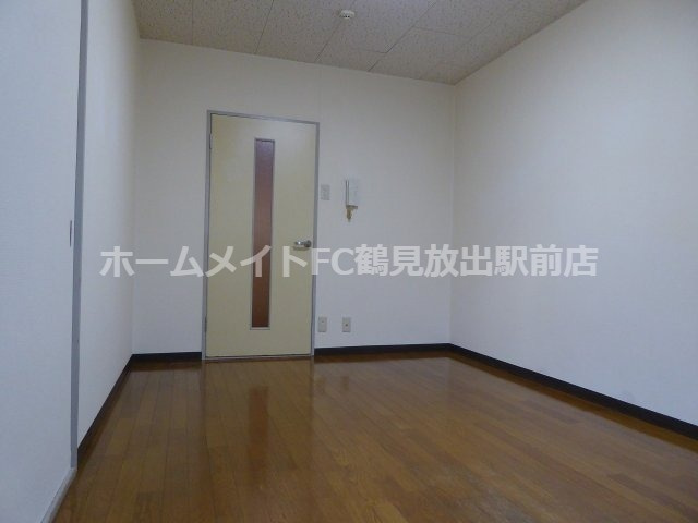 ルミエール諏訪の洋室