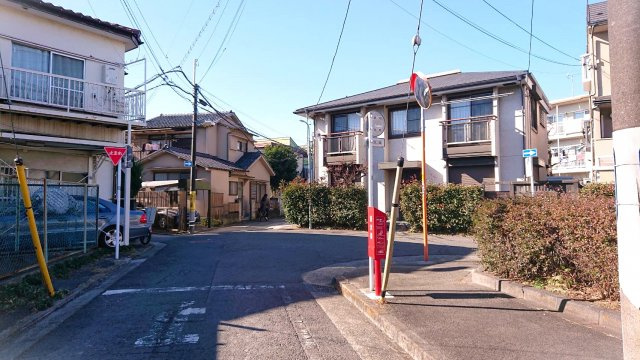 目黒区中町1丁目　建築条件なし売地の前面道路含む現地写真