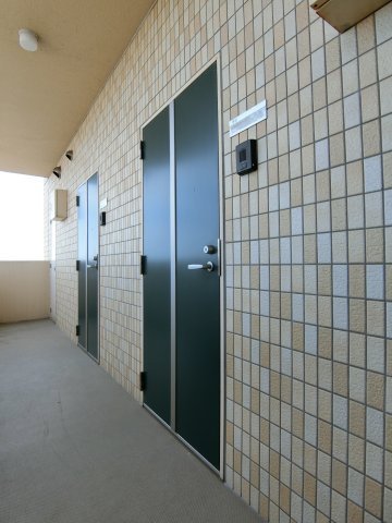 プレゼンスの玄関