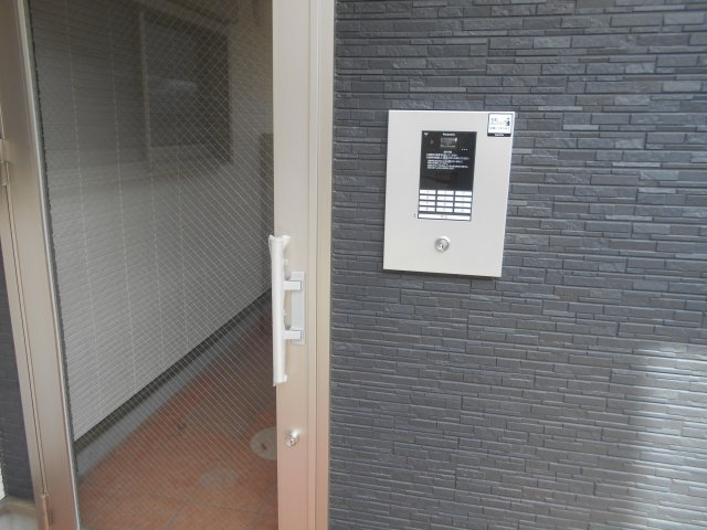 エスカイヤーⅦのエントランス|オートロック完備で安心！