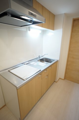 エスカイヤーⅦのキッチン|2口のＩＨキッチン！スペースも広く、効率的に調理ができます！