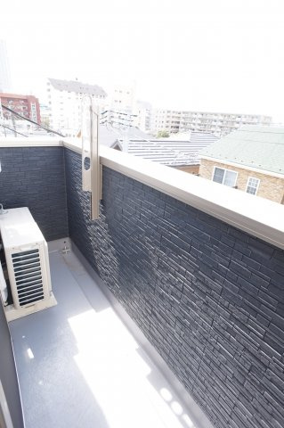 船橋市前原西２丁目のアパートのバルコニー