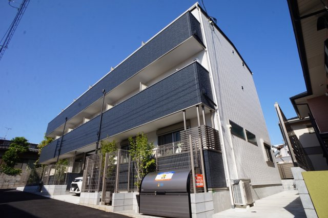 船橋市前原西２丁目のアパート