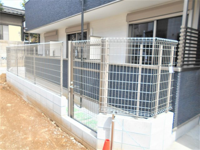 船橋市前原西２丁目のアパートのその他|１階には防犯用にフェンスが付いてます！！