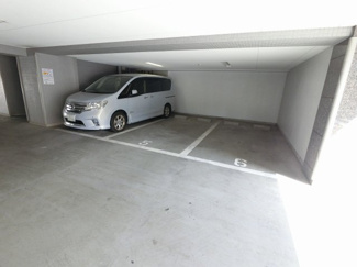 【駐車場】 | 平置き駐車場です。