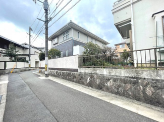【前面道路含む現地写真】