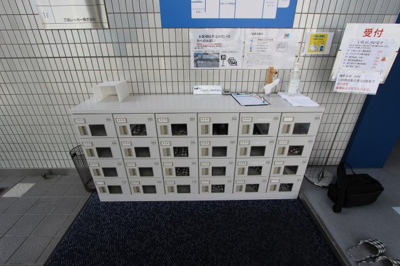 【エントランス】 | マルチプライ扇町3丁目ビル | 来客用下駄箱