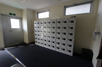 【設備】 | マルチプライ扇町3丁目ビル | 従業員用下駄箱