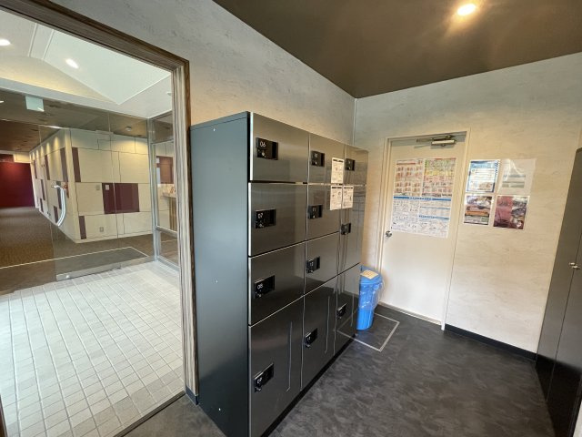クレセントコート柏のエントランス