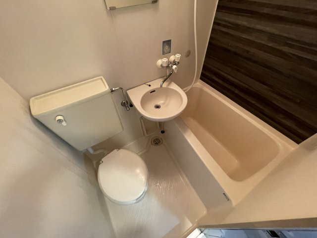 クレセントコート柏の浴室