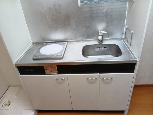 E-CASA入明のキッチン|コンパクトなキッチンで掃除もラクラク