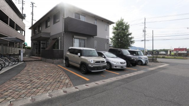 Ｅ-ＭＡⅢの駐車場