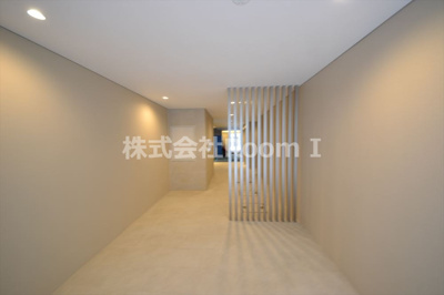 【エントランス】 | MIRANO SAKAISUJI | 建物の内部です