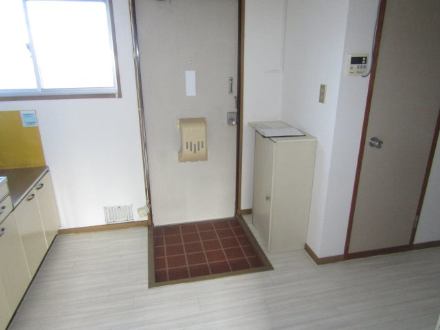 綾ノ内パナハイツの玄関