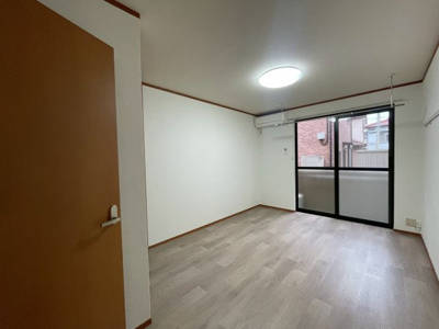 【洋室】 | レスポワール幕張 | 玄関収納