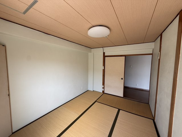 伸和マンションの和室|ゆったりとくつろげる和室です
