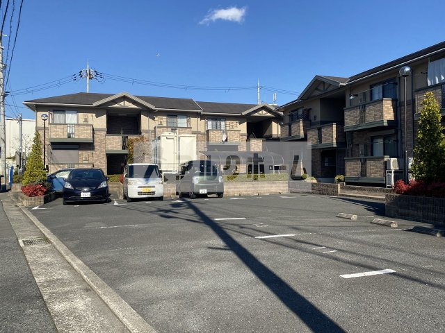 サンフェルティA棟の駐車場