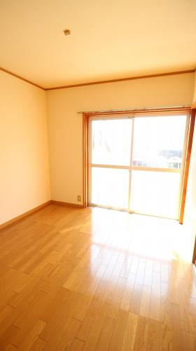 サンシティ青山の居間・リビング