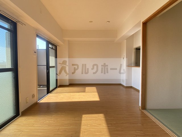 メゾンマルソーの居間・リビング