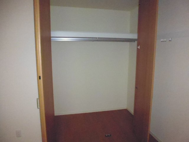 コンブリオＢの収納|クローゼット