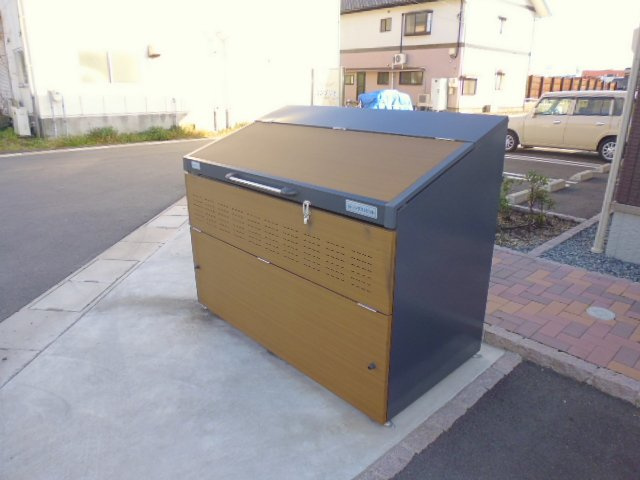 コンブリオＢのその他共用部分|敷地内専用ゴミステーション