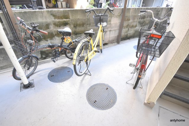 ドムール新北野　仲介手数料無料の駐車場