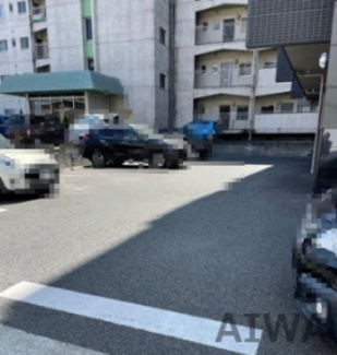 【駐車場】