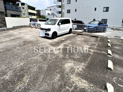 【駐車場】 | トウカイハイツ | 駐車場があるので、車を買う予定の方も安心です