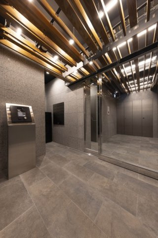 グレイシス三番町のエントランス|グレイシス三番町