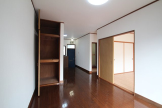 【設備】 | 幸コーポ | リビングにあります