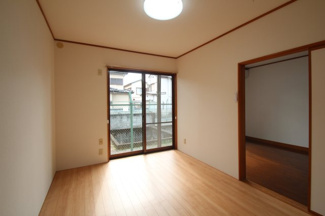 【寝室】 | 幸コーポ | 落ち着いた色調の寝室です