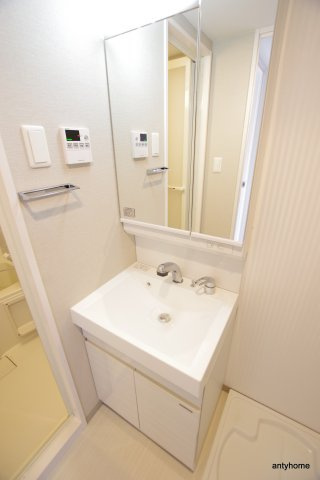 オーキッドレジデンス新大阪　仲介手数料無料の洗面所