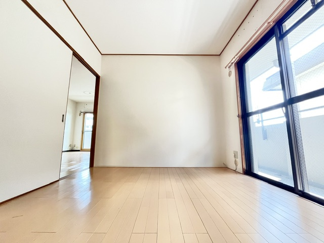 ライオンズマンション千代田柳風台の洋室