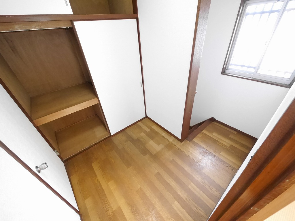 名塩山荘戸建のエントランス