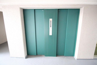 【その他共用部分】 | 日常生活にはかかせないエレベーター付き。