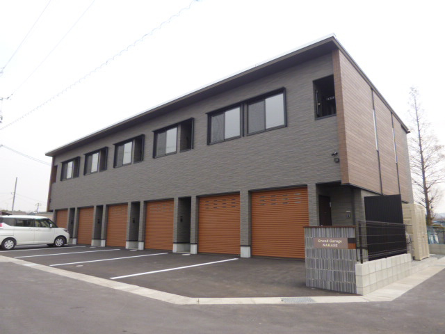 GrandGarageNAKASEの外観